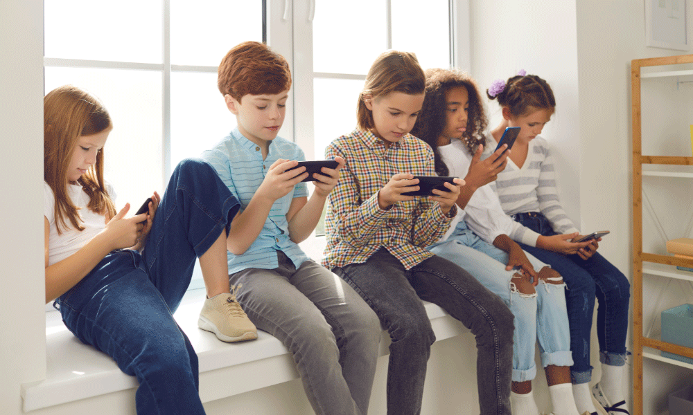 Como dosar o uso das redes sociais em crianças e adolescentes e seus impactos na saúde mental.